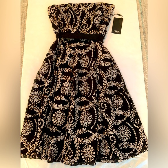 White House Black Market Black & Nude Strapless Embroidered MIDI Dress 10 NWT - Picture 5 of 11